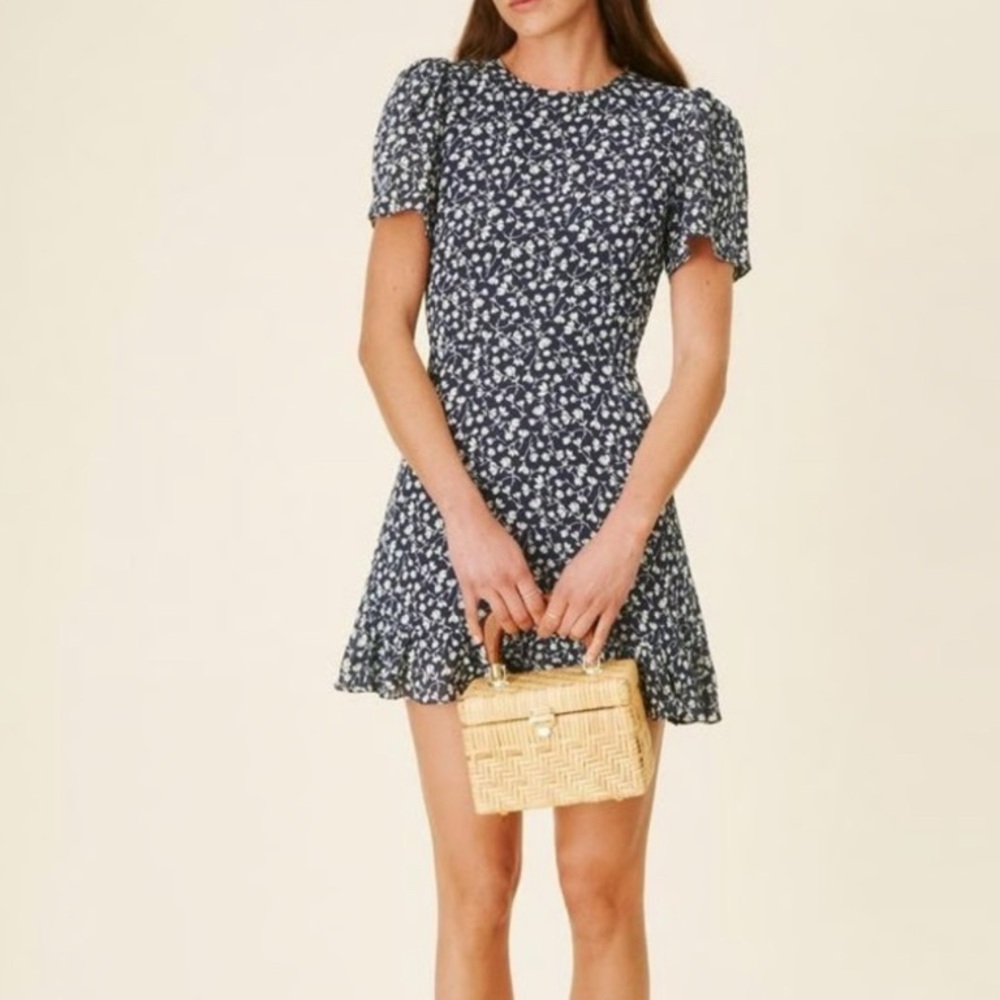 Reformation Beesley Dress Navy White Floral Flutter Sleeve Preppy Flounce Mini